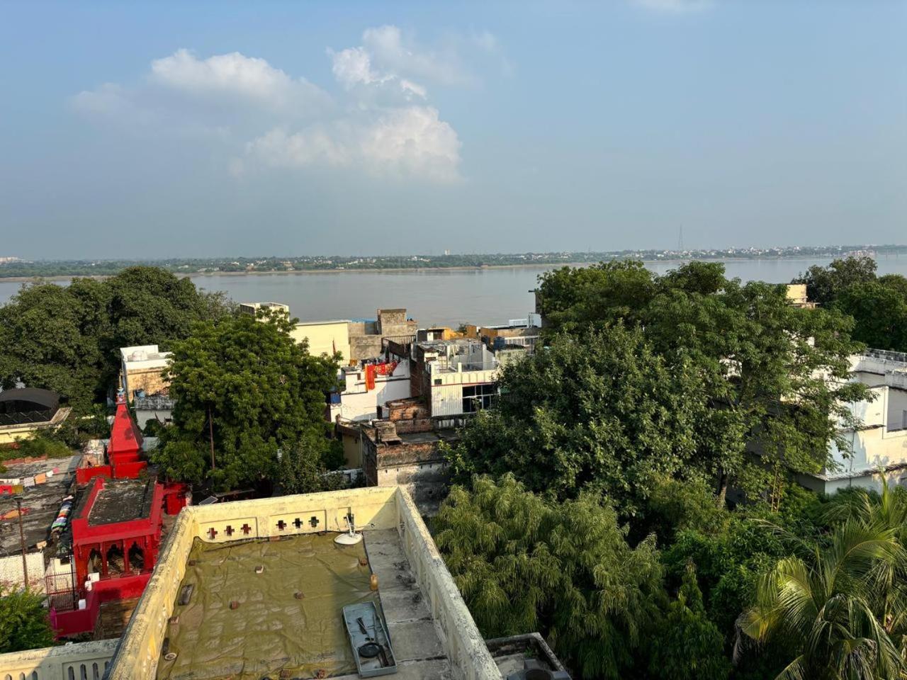 Holy City Inn Varanasi Exterior photo