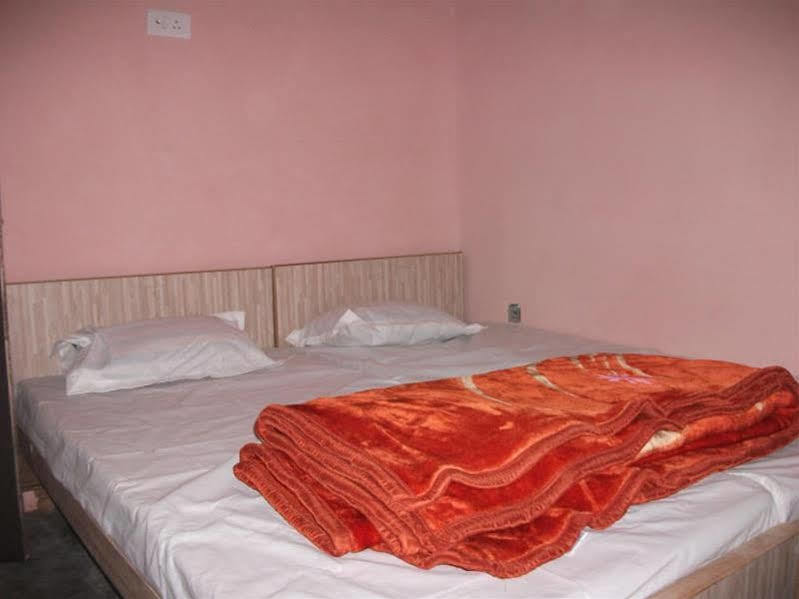 Holy City Inn Varanasi Exterior photo